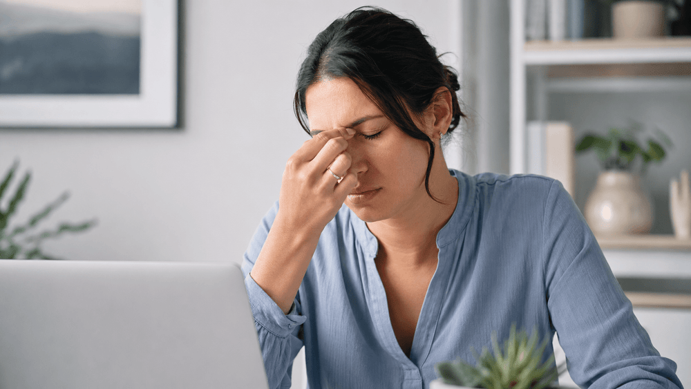 Headache Behind the Eyes: Common Causes and Warning Signs - Vynix